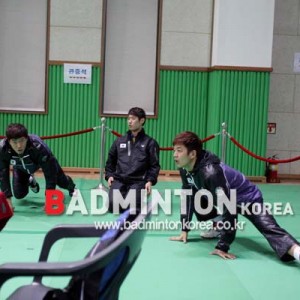 이용대 몸푸는 중